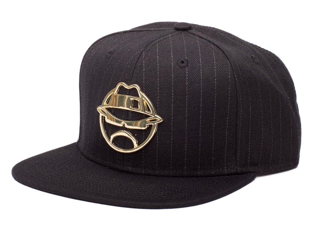 PINSTRIPE METAL GOLO HAT